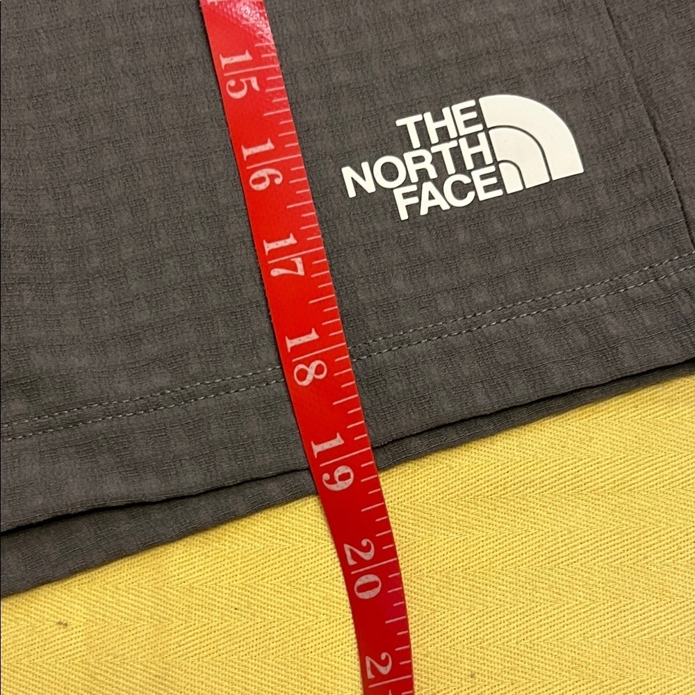 The North Face Men's Athletic Gray Shorts size S - Picture 10 of 12
